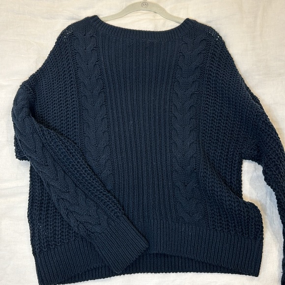 Abercrombie and Finch oversized navy knit sweater - Picture 6 of 6